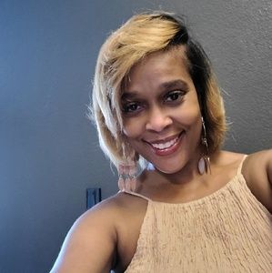 Meet your Posher, Eva